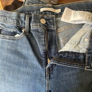 Woman’s Levi Jeans